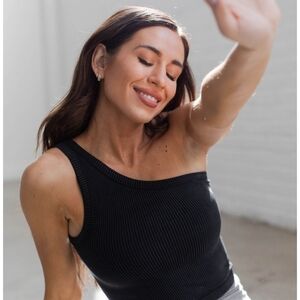 Savvi Josie One Shoulder Ribbed Tank Black XL/2X Seamless Cropped NWT Elegant